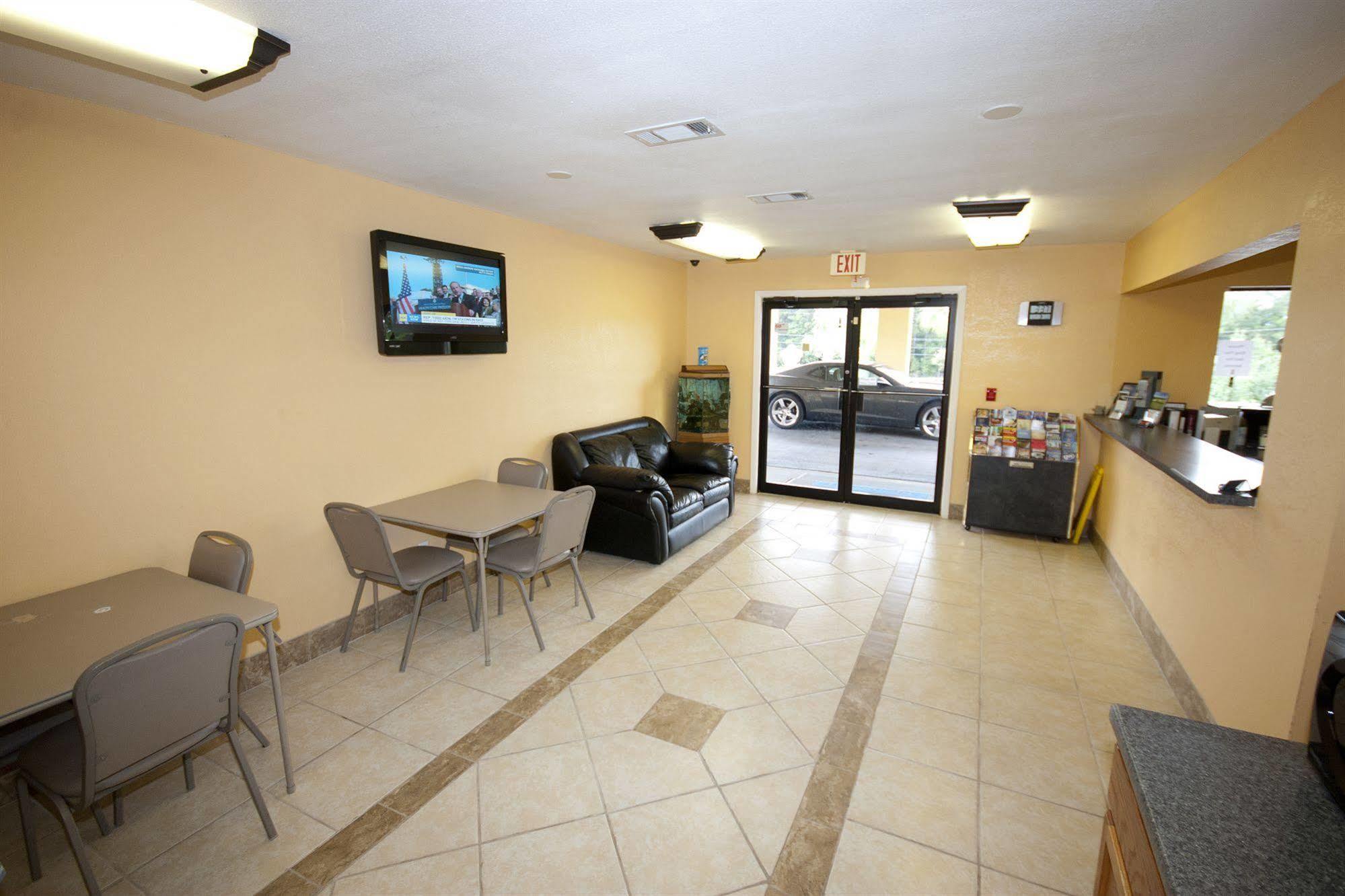 Days Inn By Wyndham Defuniak Springs Kültér fotó